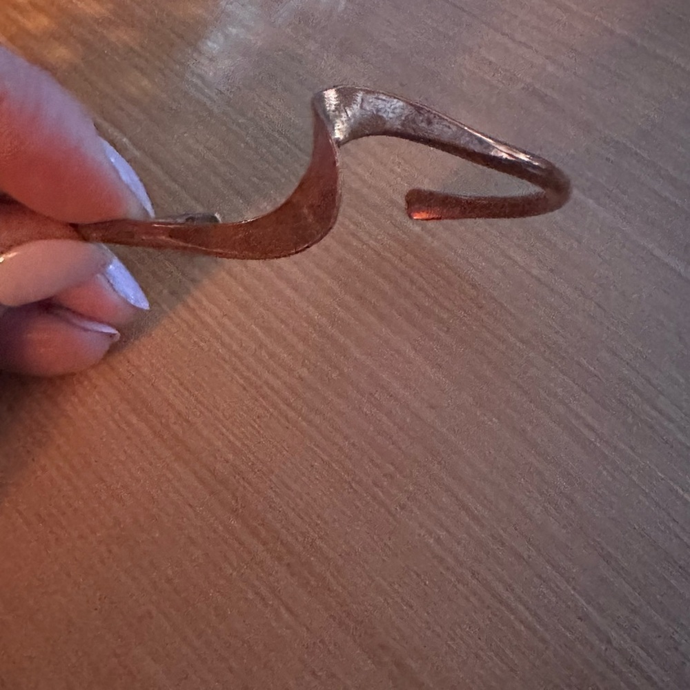 Native American Elegant Copper Wave Bracelet - image 7